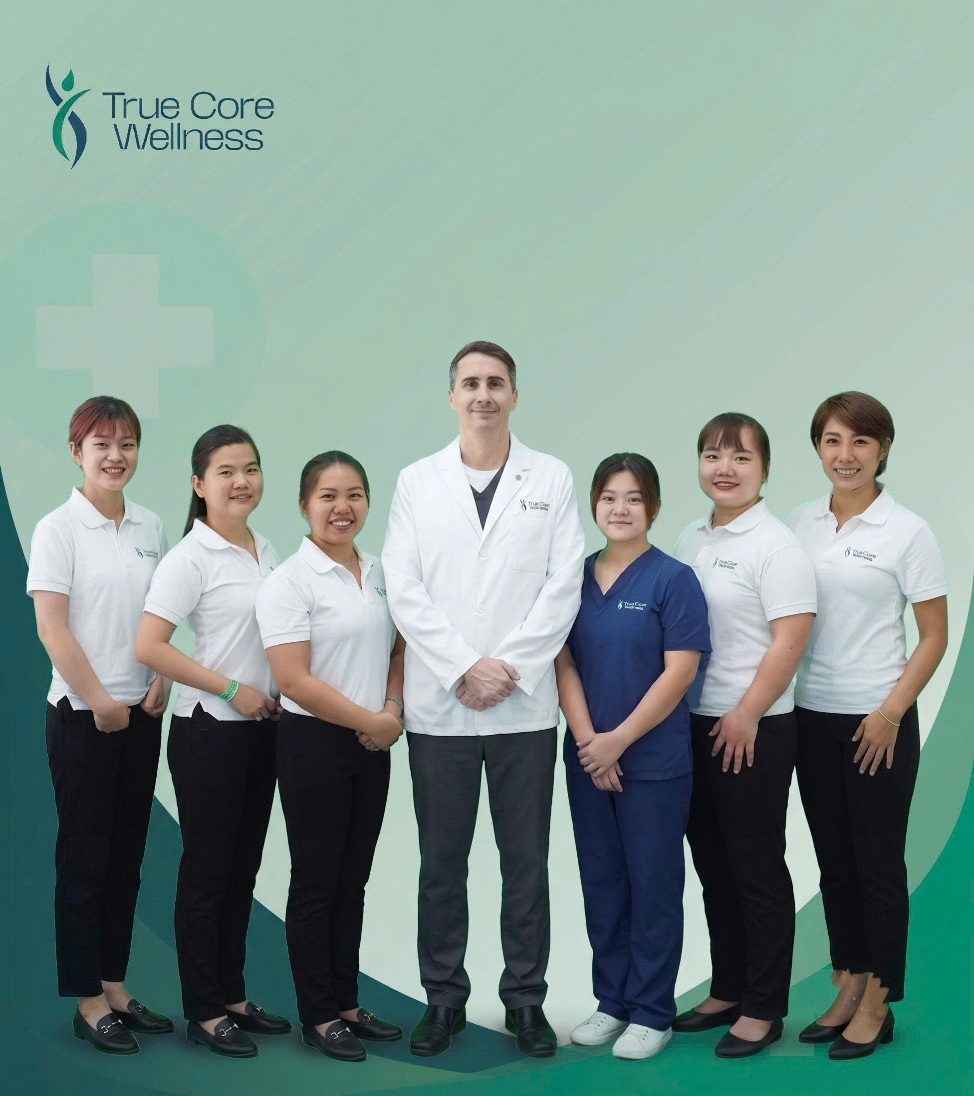 Đội ngũ bác sĩ và nhân viên True Core Wellness